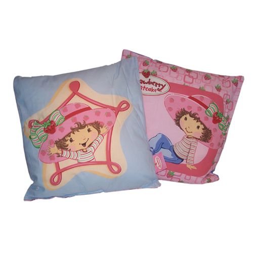 Coussin Charlotte aux fraises 3