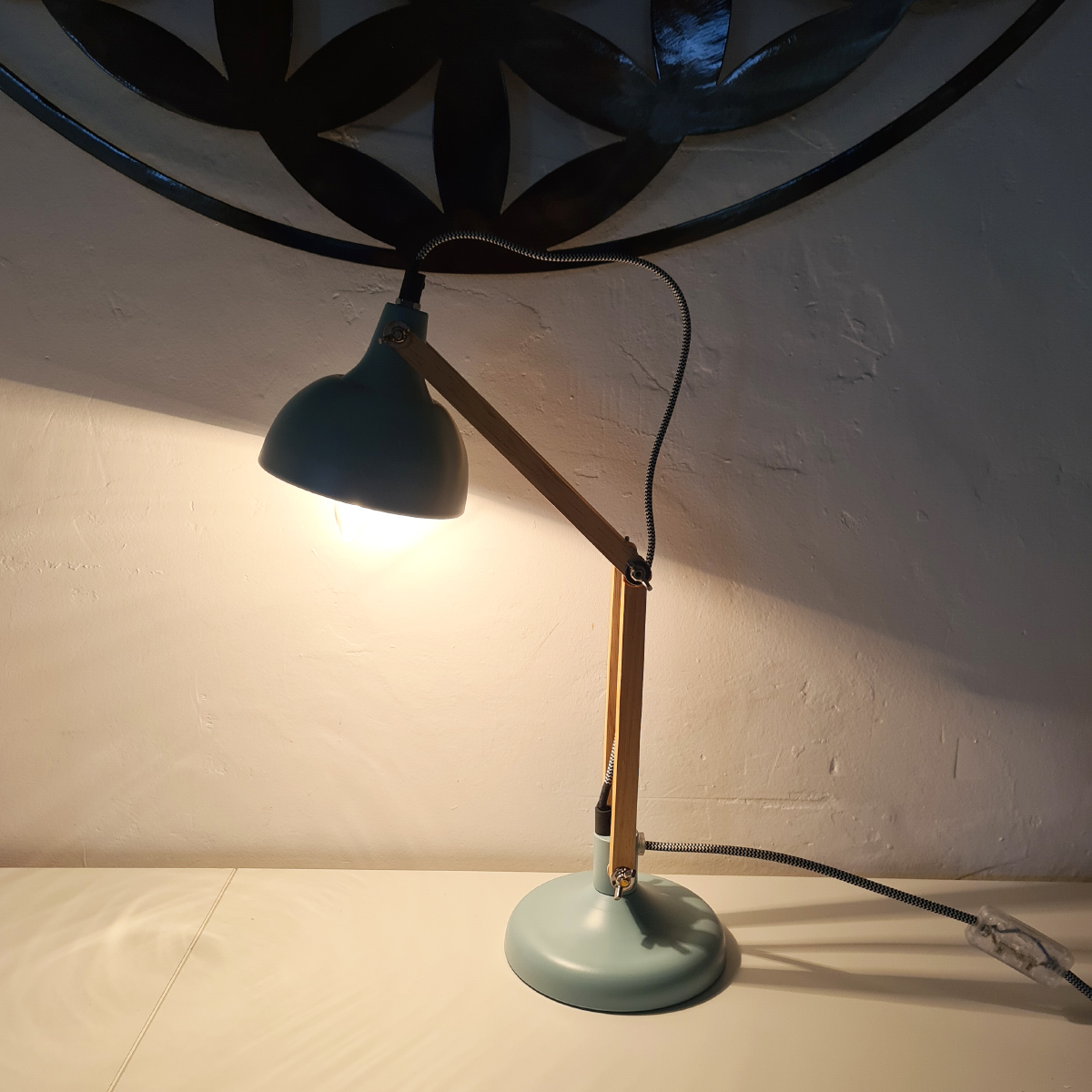 Lampe de table bleu mat et Bois
