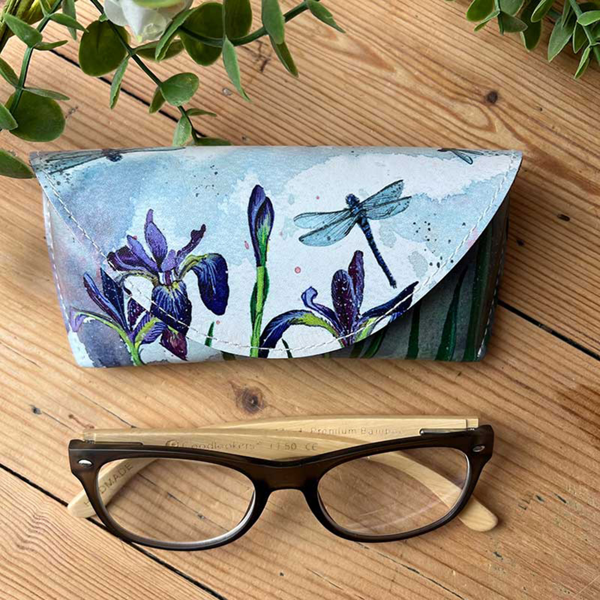 tui  lunettes Iris et Libellule par Alex Clark