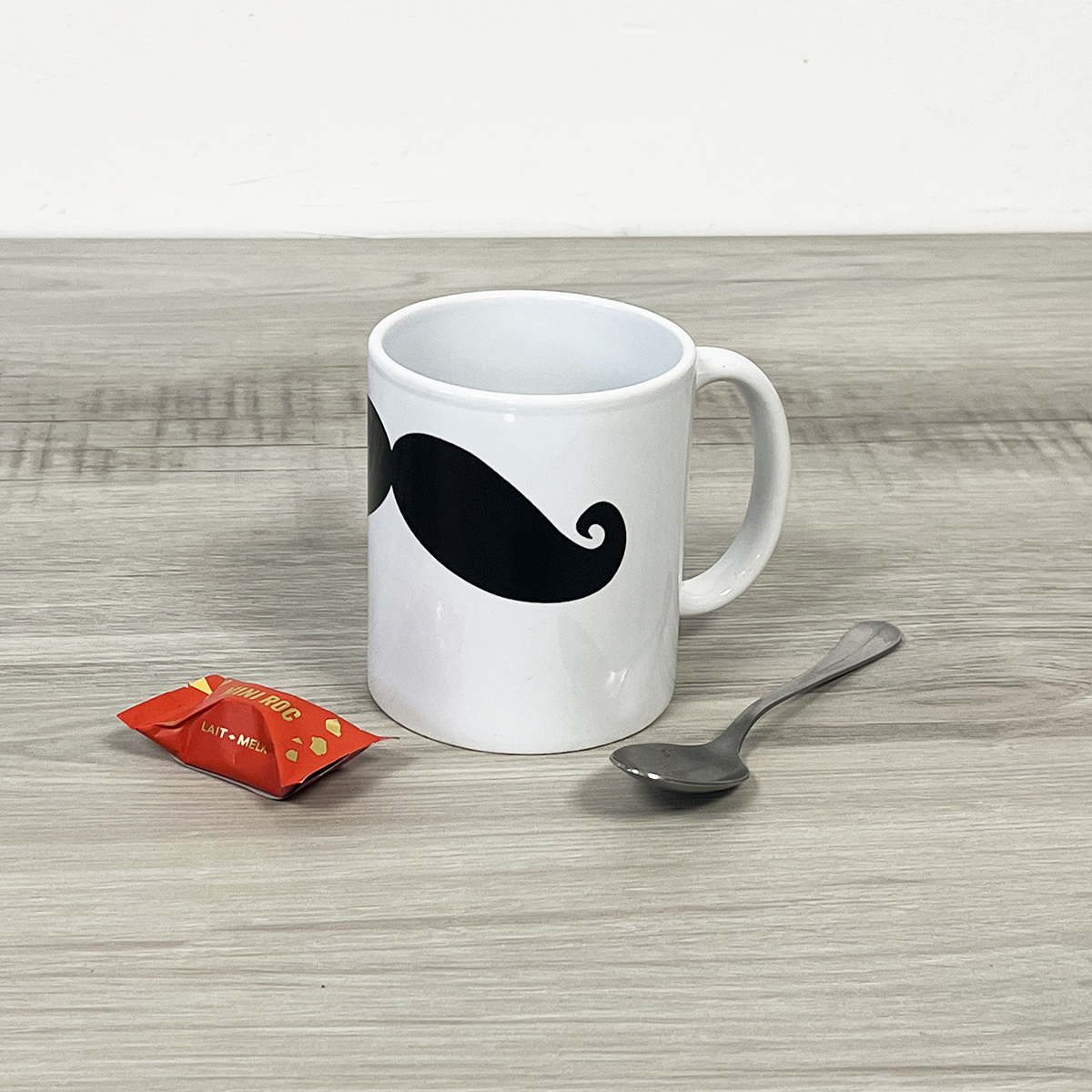 Mug en cramique moustache by Cbkreation