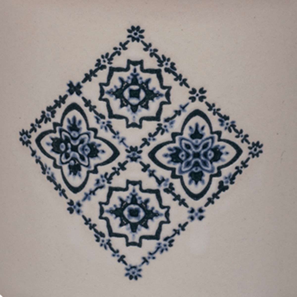 Tasse en cramique blanche motif Carreaux