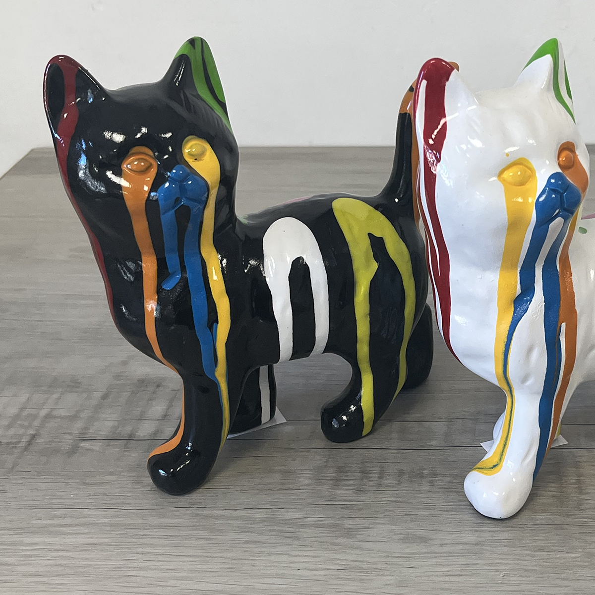Statue en cramique chat noir et multicolore 18.5 cm