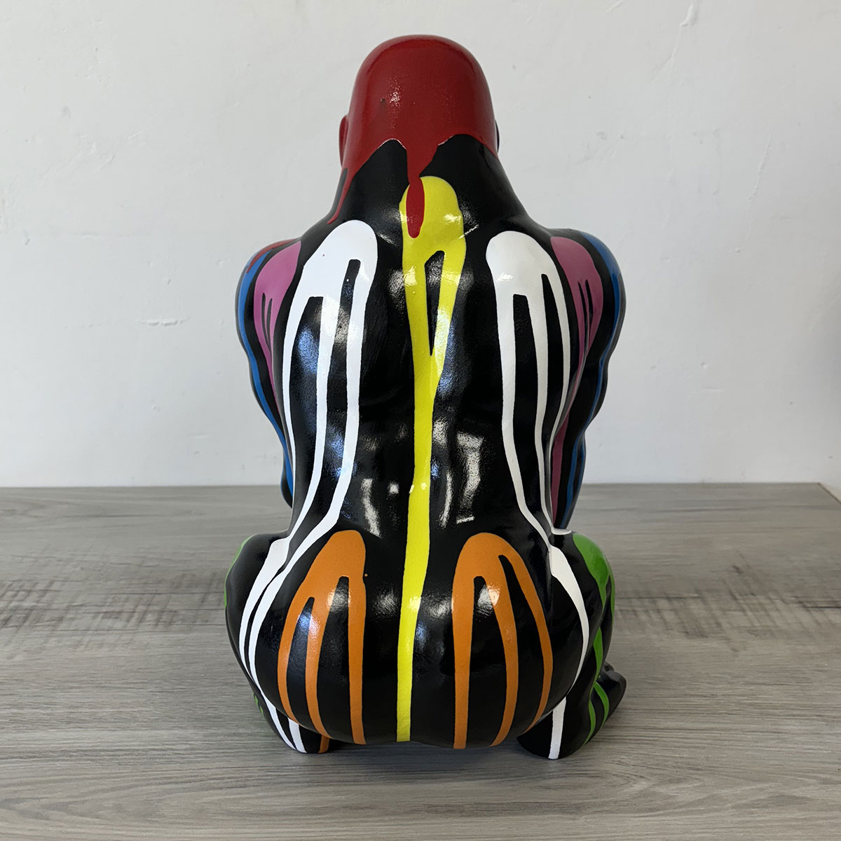 Statue en cramique gorille noir finition multicolore 37 cm