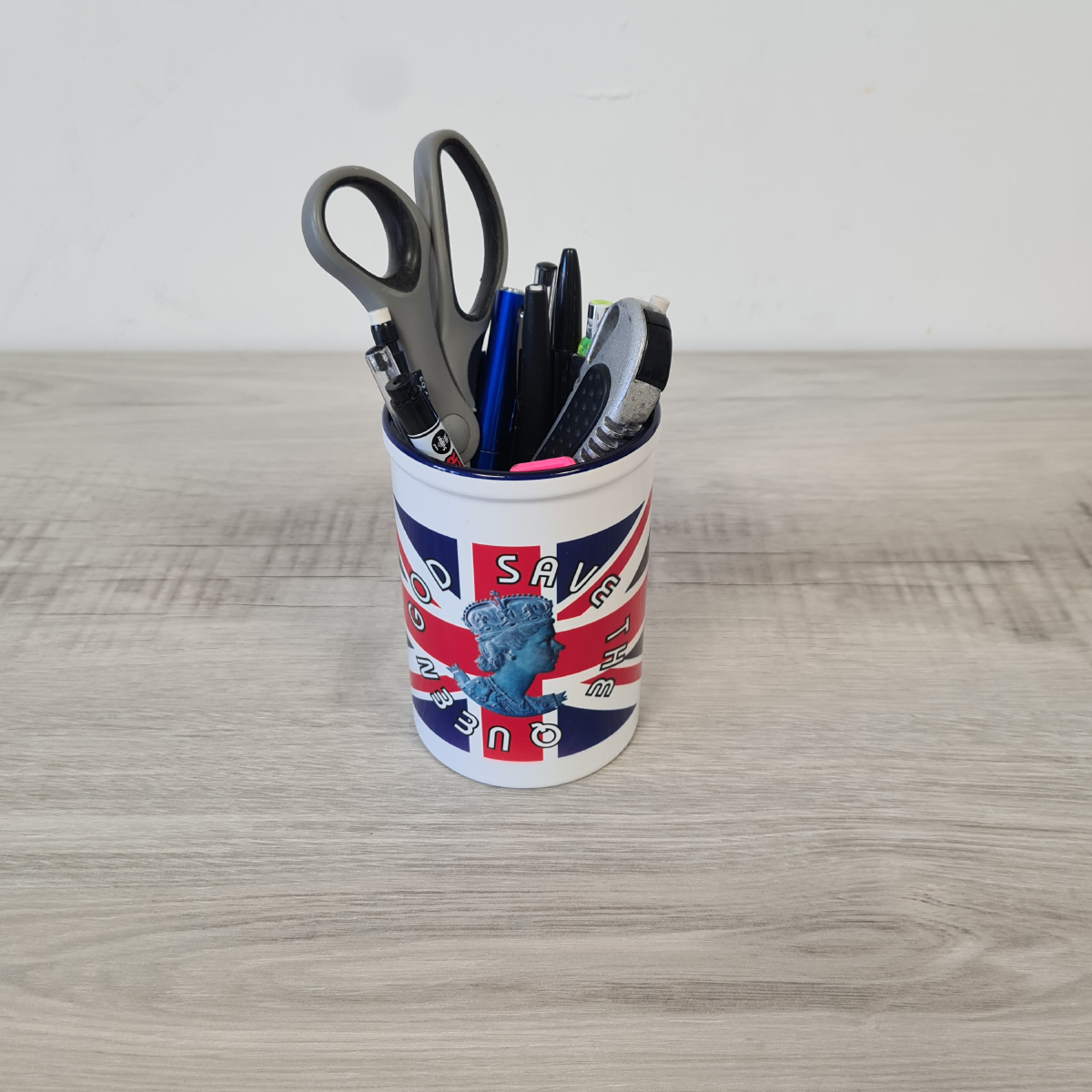 Pot  stylos en cramique Londres par Cbkration