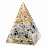 Pyramide orgonite en r�sine et pierres naturelles 8,5 cm