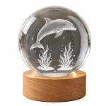Veilleuse LED dauphin en verre et bois 10,7 cm