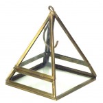Pyramide déco en verre avec crochet pour suspendre Pyramide déco en verre avec crochet pour suspendre