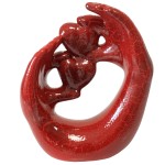 Statue en cramique mains et coeurs rouges 23 cm